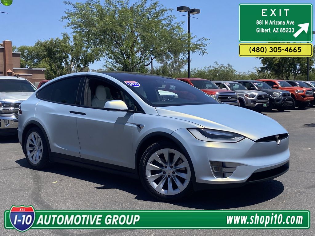 2016 Tesla Model X's photo