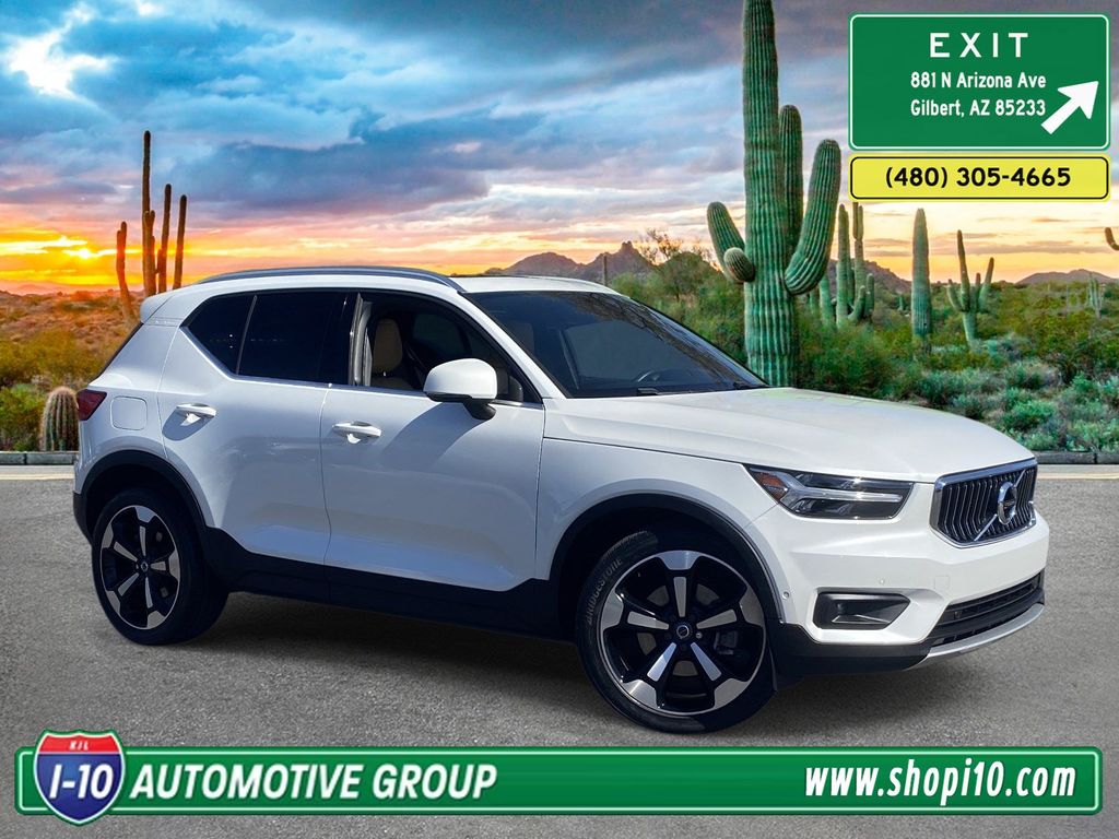 2019 Volvo XC40 T4 Inscription's photo