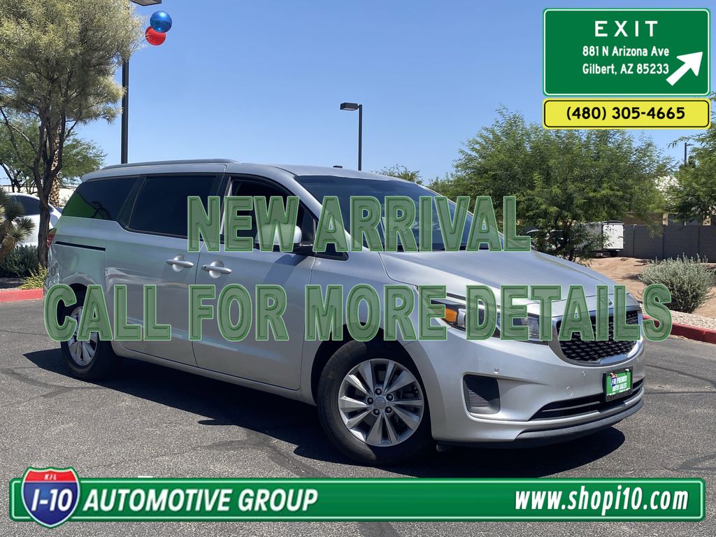 2017 Kia Sedona LX's photo