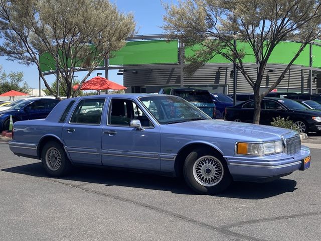 1994 Lincoln Town Car Executive Sedan Rear-Wheel Drive Automatic