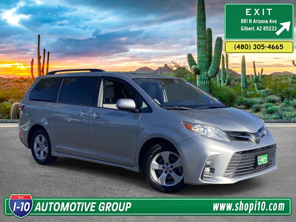 2019 Toyota Sienna XLE V6 7-Passenger Access Seat's photo