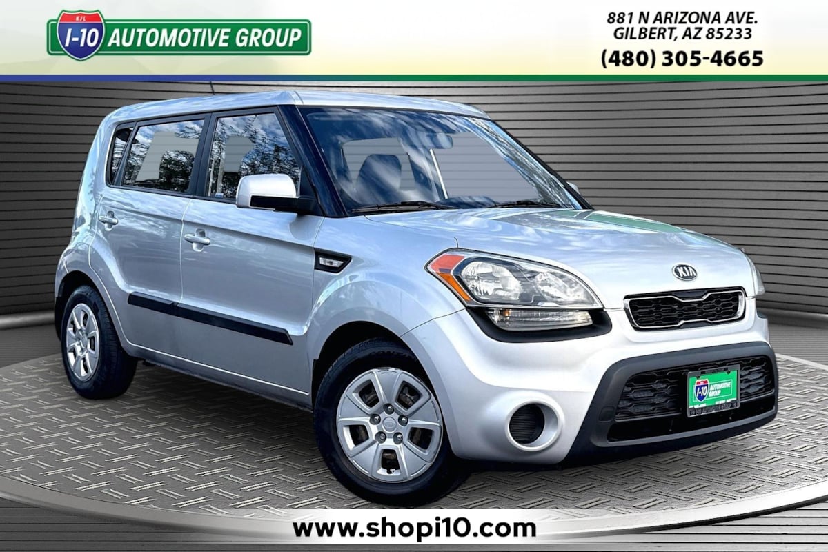Bright Silver Metallic 2013 Kia Soul Wagon Front-Wheel Drive Manual