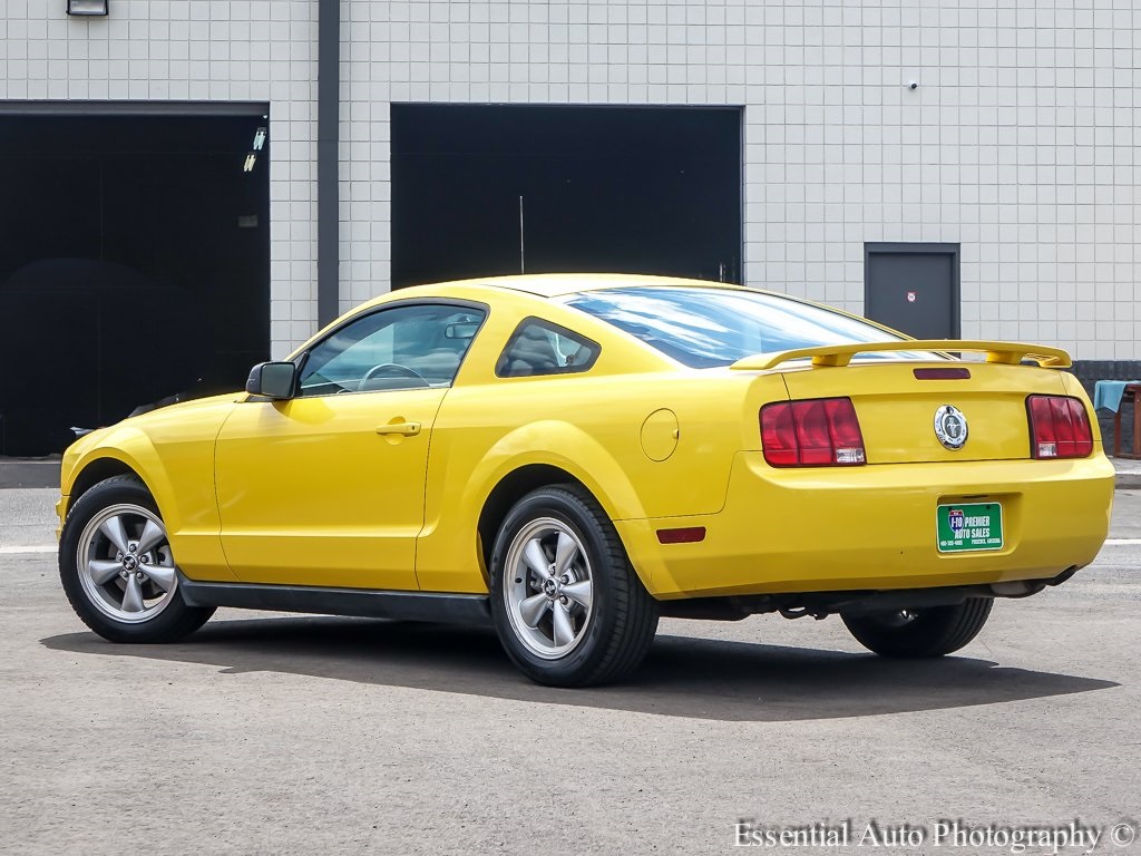 Sold 2006 Ford Mustang V6 in Gilbert