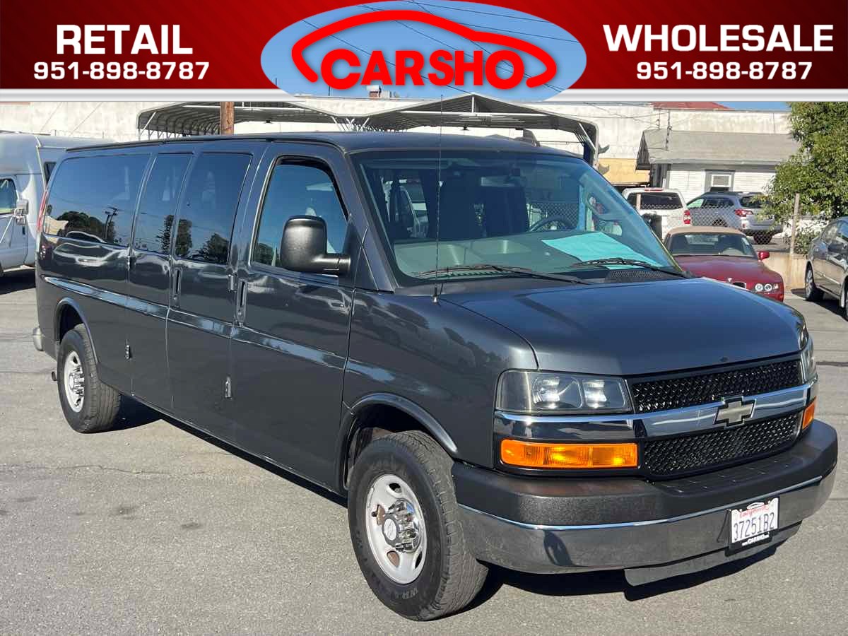 2016 Chevrolet Express Passenger LT