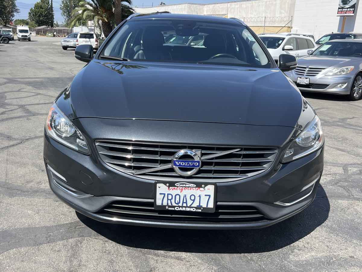 2016 Volvo V60 T5 Drive-E Premier photo 3