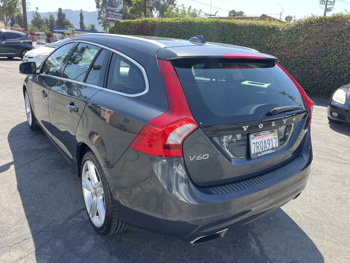 2016 Volvo V60 T5 Drive-E Premier photo 7