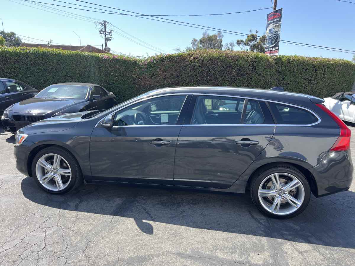 2016 Volvo V60 T5 Drive-E Premier photo 8