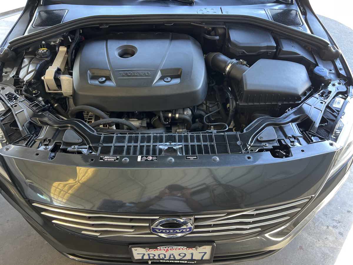 2016 Volvo V60 T5 Drive-E Premier photo 10