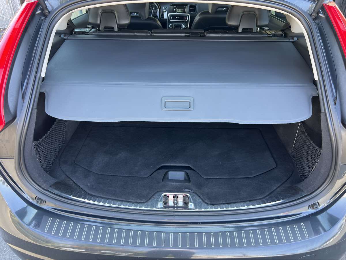 2016 Volvo V60 T5 Drive-E Premier photo 19