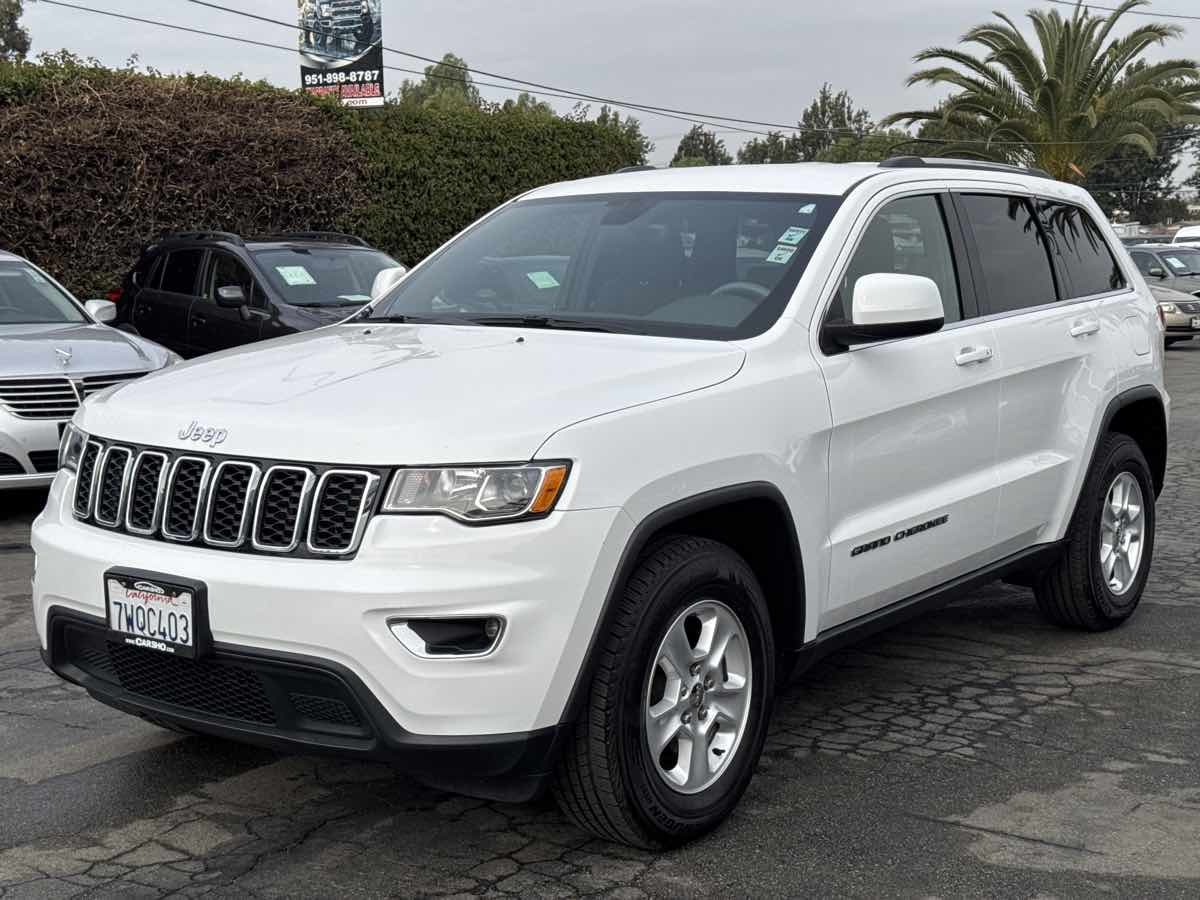 2017 Jeep Grand Cherokee Laredo photo 3