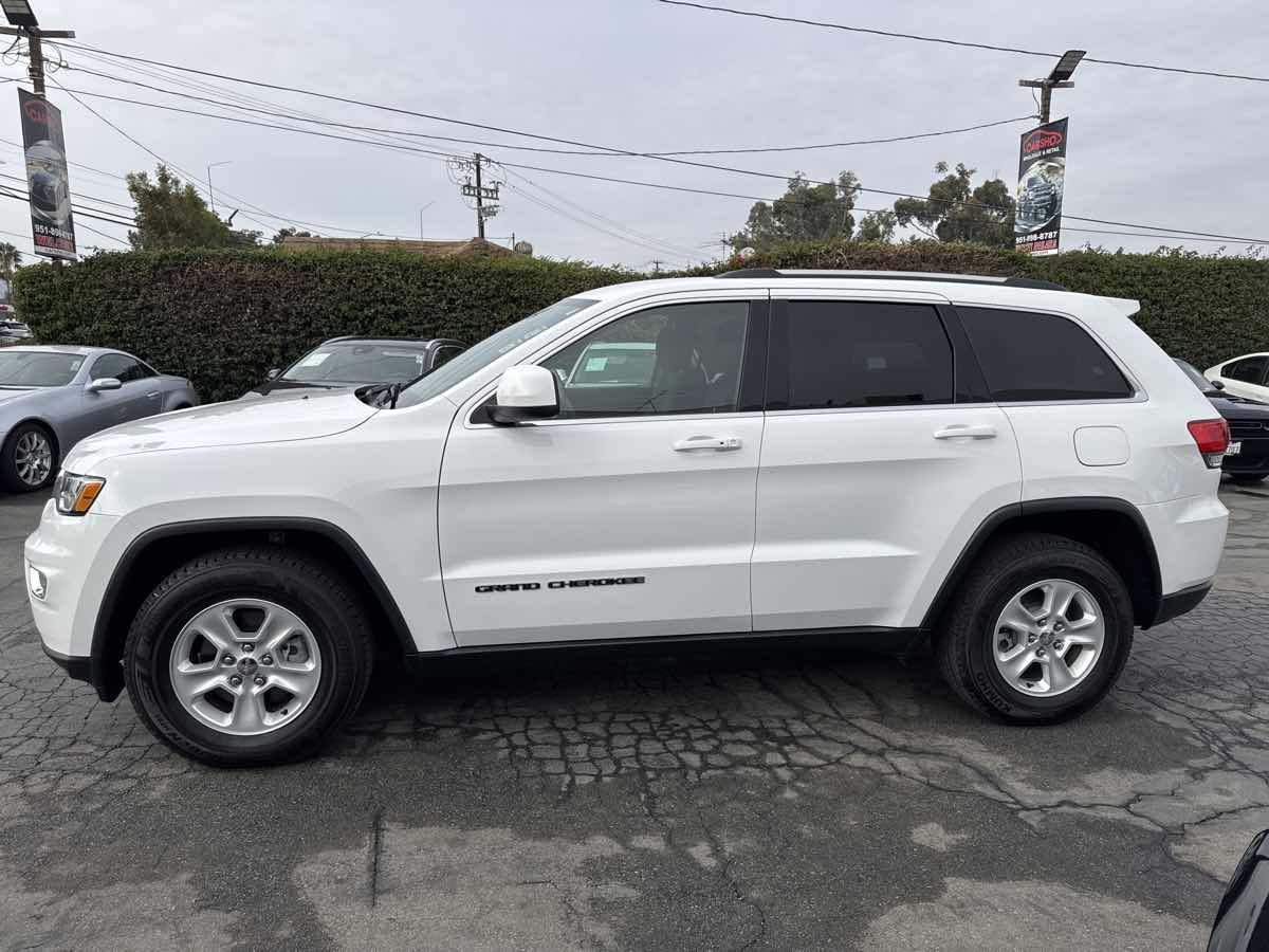 2017 Jeep Grand Cherokee Laredo photo 4