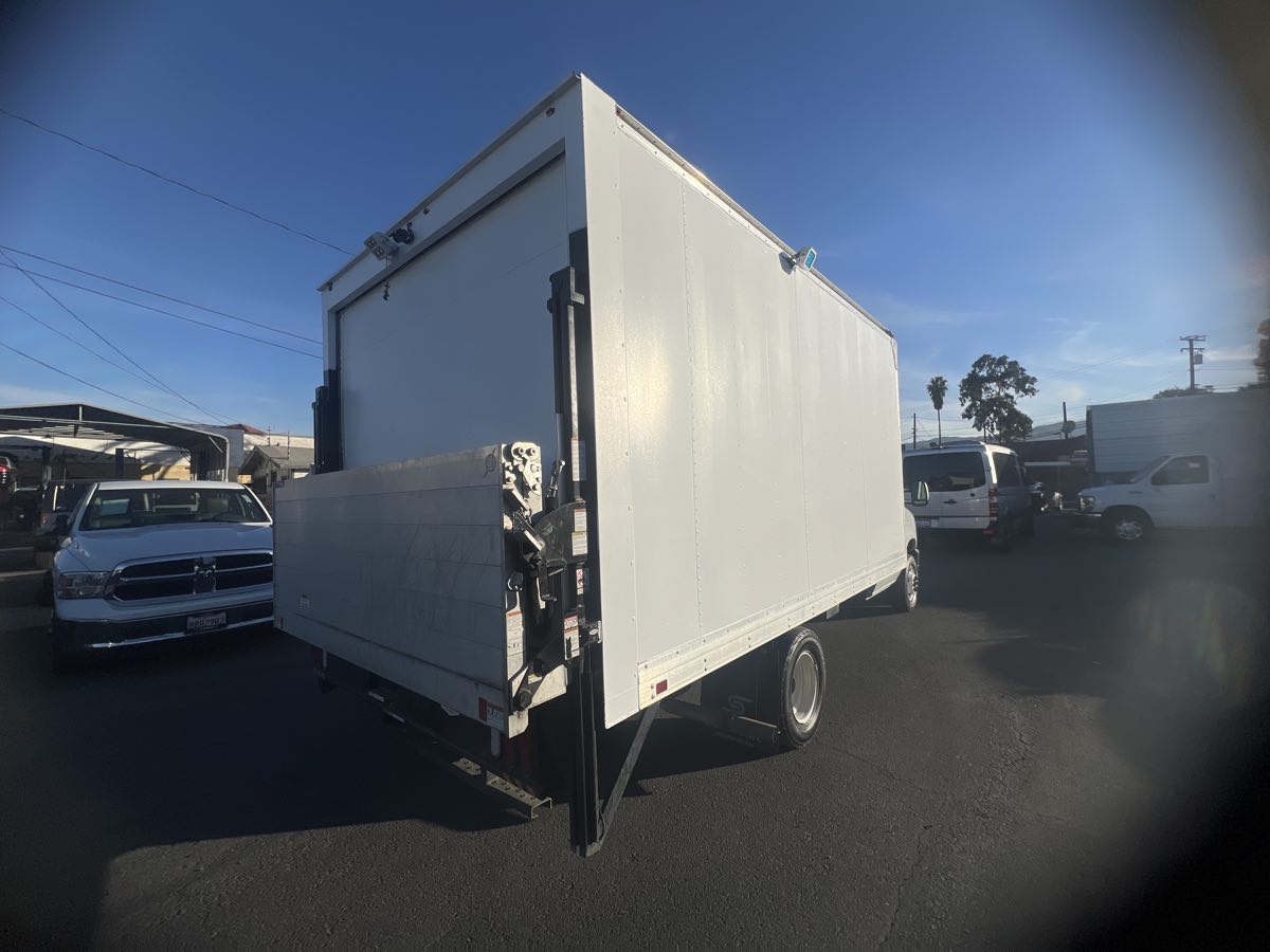 2022 Ford E-450 photo 4