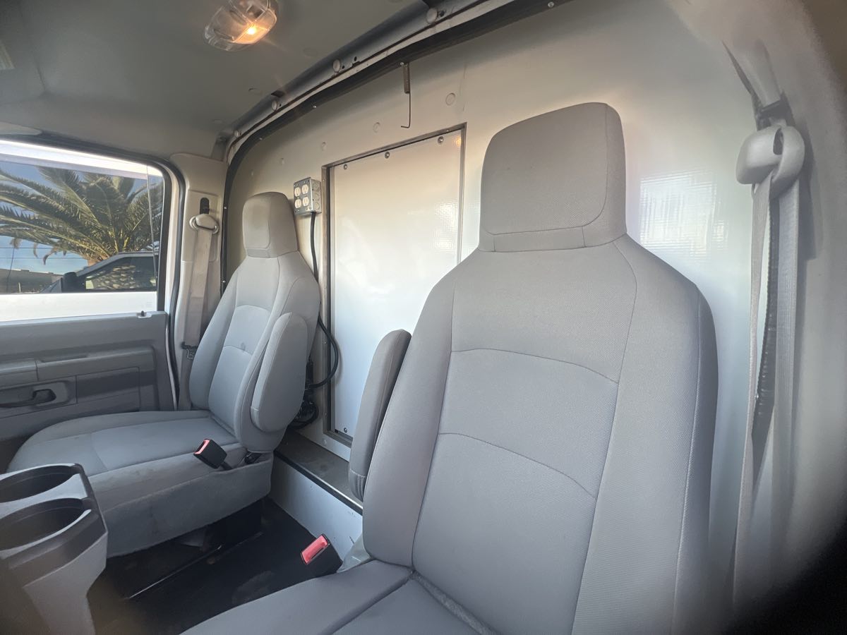 2022 Ford E-450 photo 10