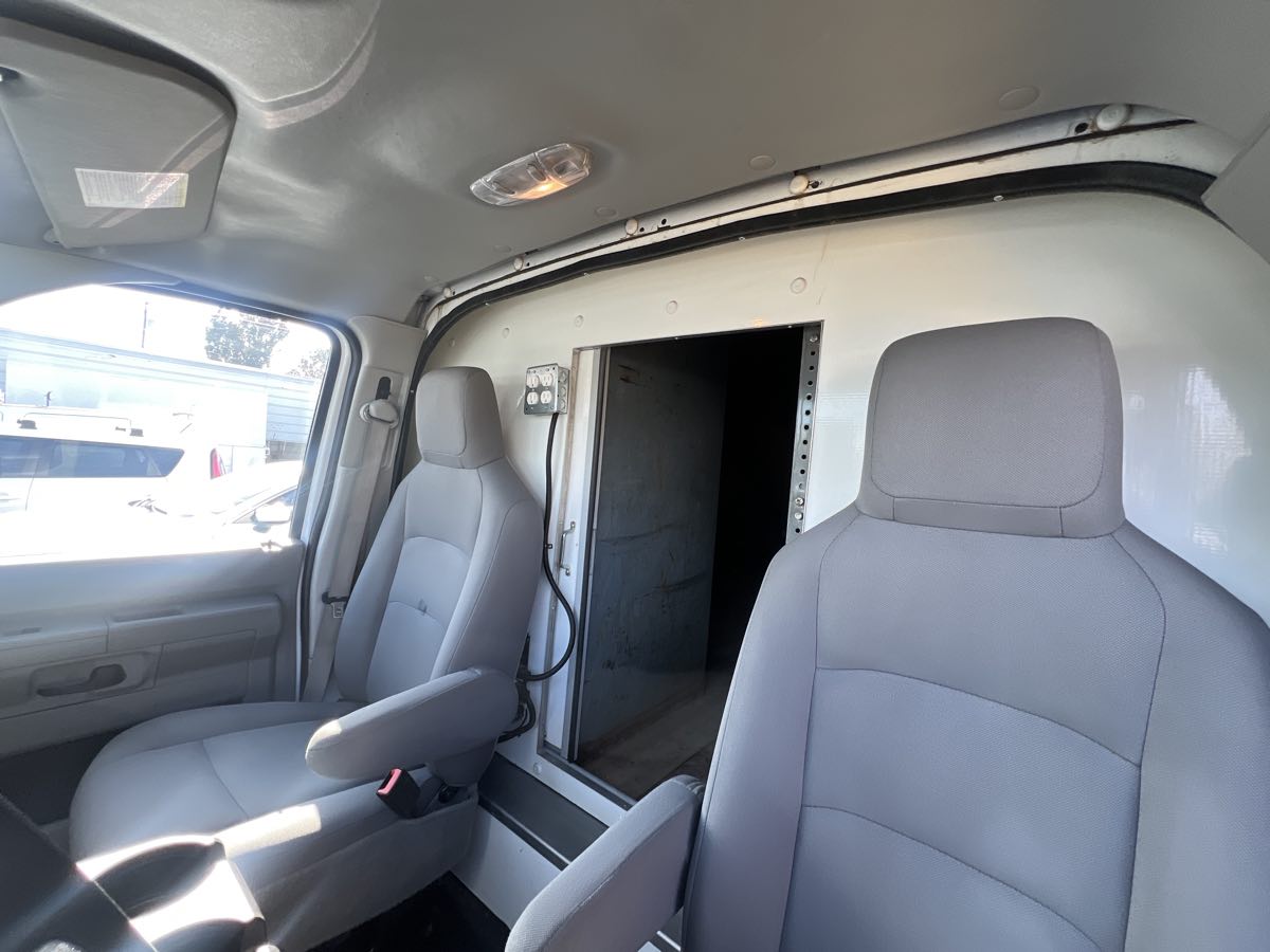2022 Ford E-450 photo 19
