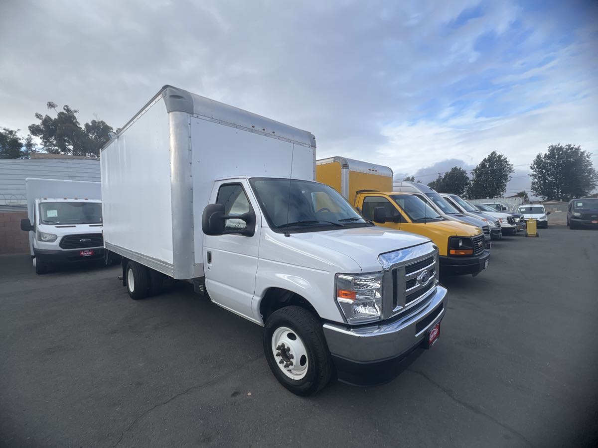 2022 Ford E-450 photo 20