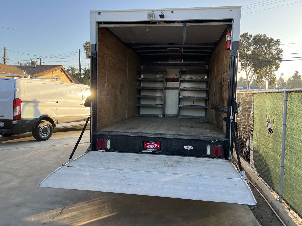 2022 Ford E-450 photo 21