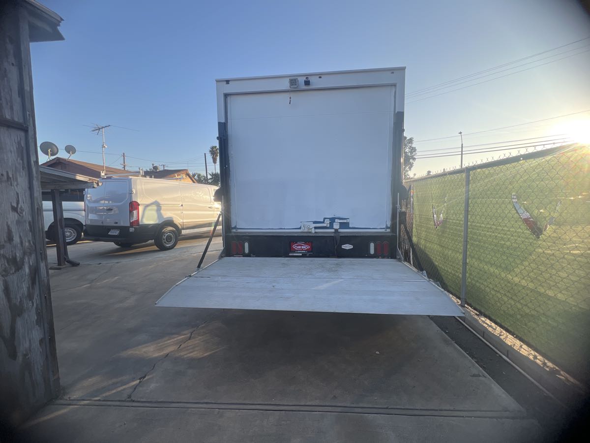 2022 Ford E-450 photo 23