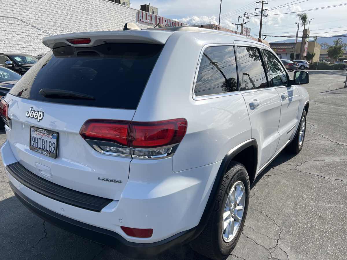 2020 Jeep Grand Cherokee Laredo E photo 6