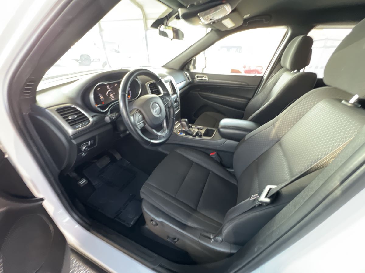 2020 Jeep Grand Cherokee Laredo E photo 9