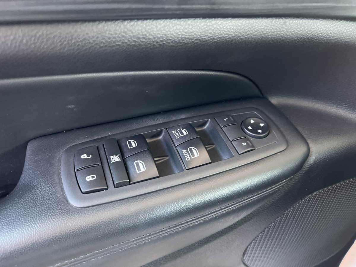 2020 Jeep Grand Cherokee Laredo E photo 11