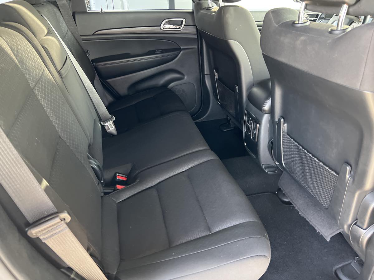 2020 Jeep Grand Cherokee Laredo E photo 18