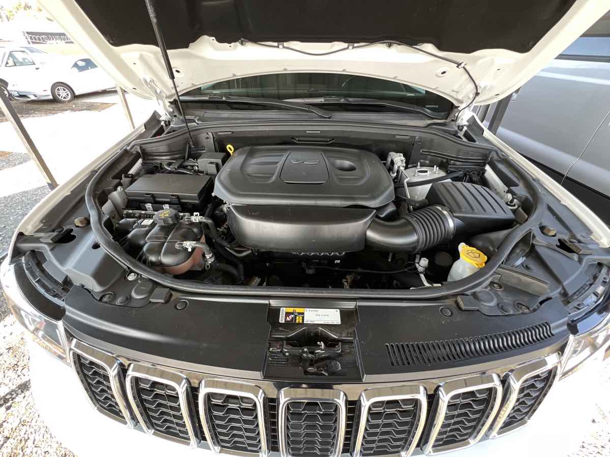 2020 Jeep Grand Cherokee Laredo E photo 20