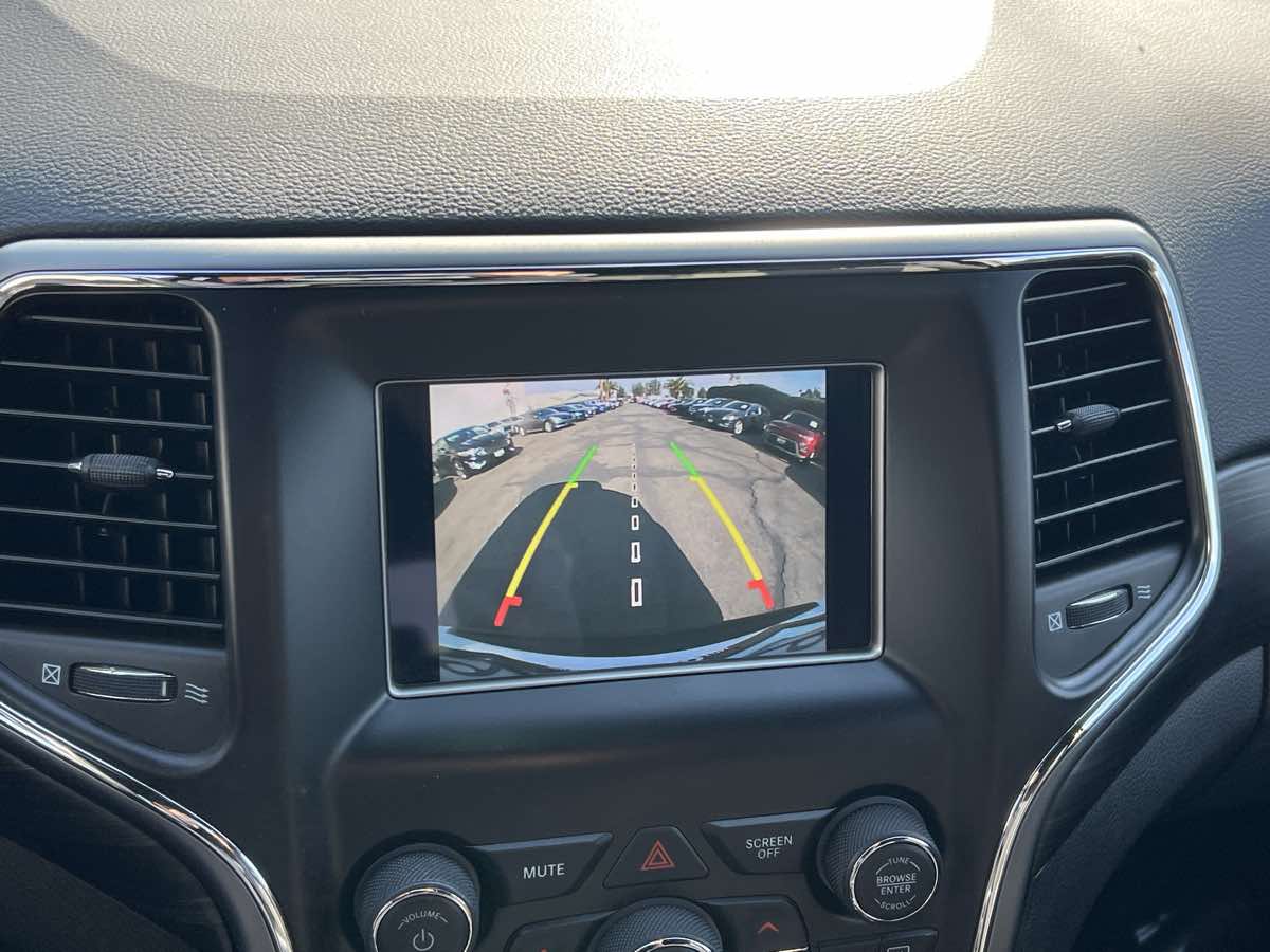 2020 Jeep Grand Cherokee Laredo E photo 23