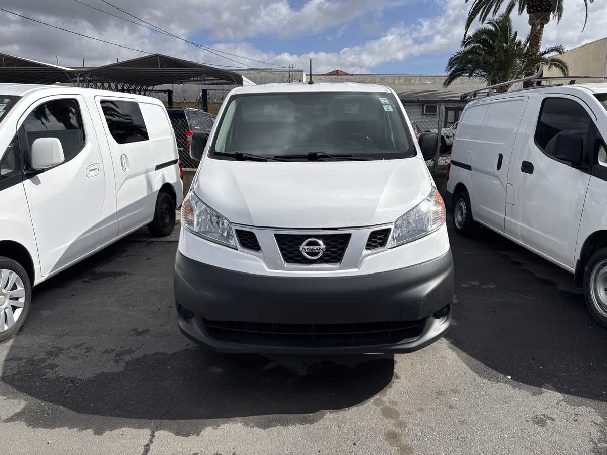 2020 Nissan NV200 S photo 2
