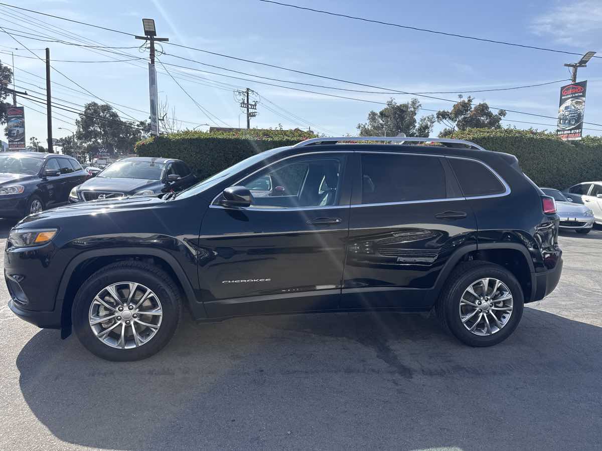 2021 Jeep Cherokee Latitude Lux photo 4