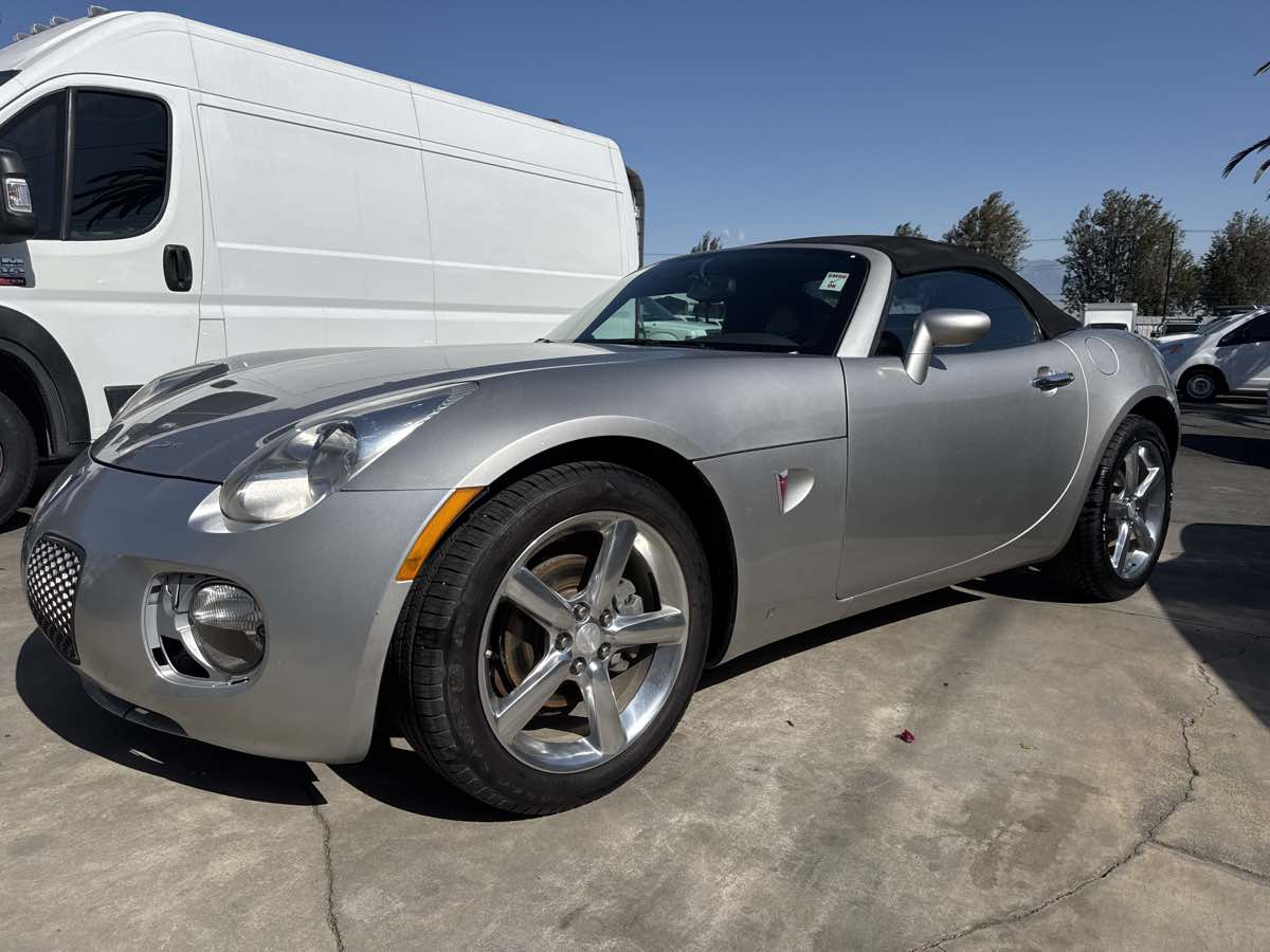 2009 Pontiac Solstice photo 5
