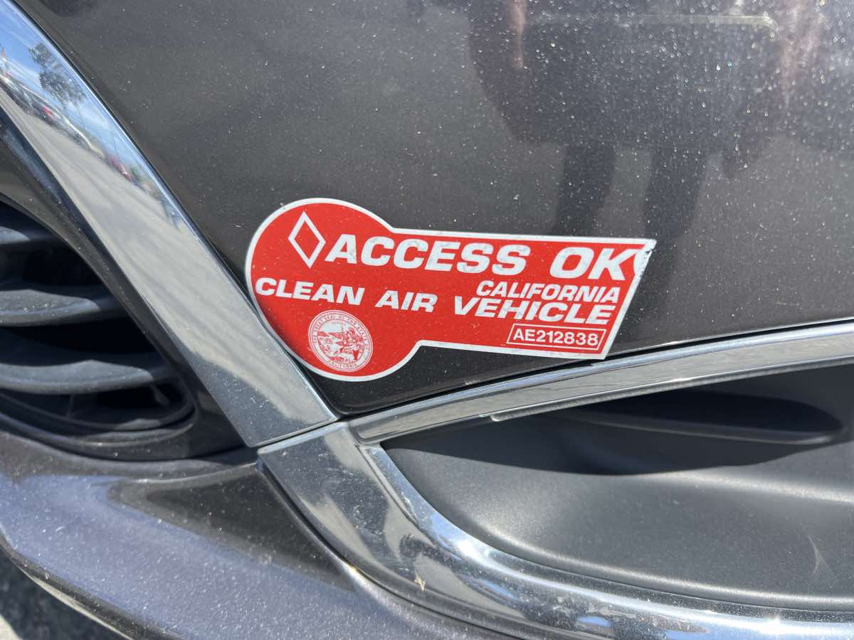 2018 Chrysler Pacifica Hybrid Limited photo 3