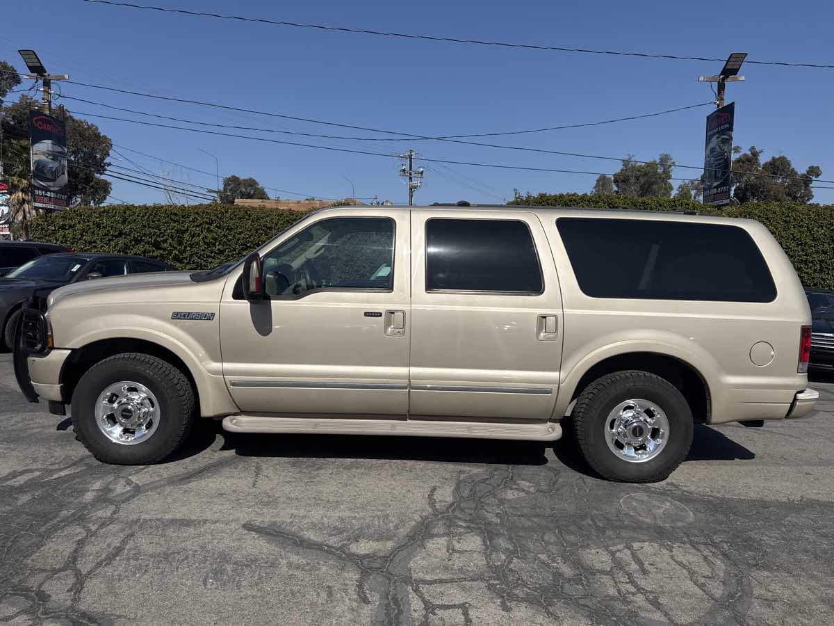2004 Ford Excursion Limited photo 4