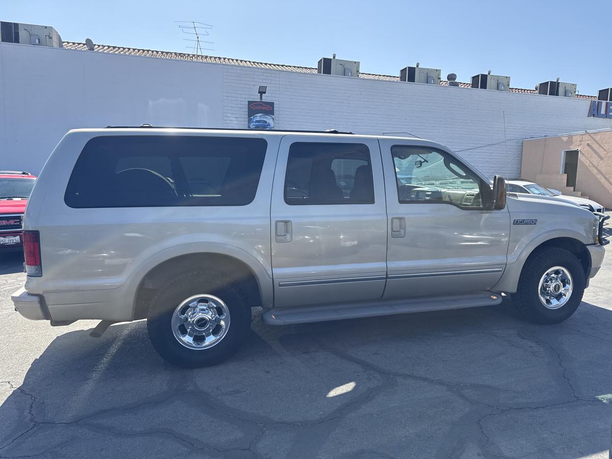 2004 Ford Excursion Limited photo 8