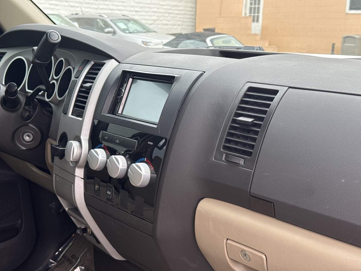2009 Toyota Tundra SR5 photo 14