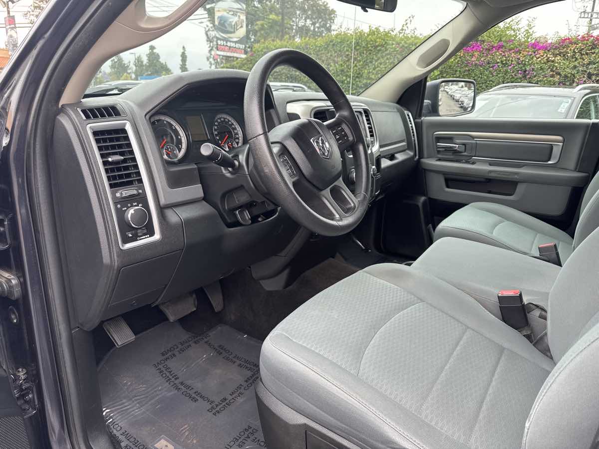 2017 Ram 1500 SLT photo 17