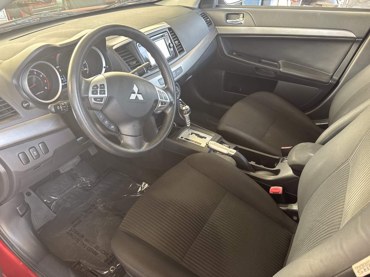 2015 Mitsubishi Lancer SE photo 8