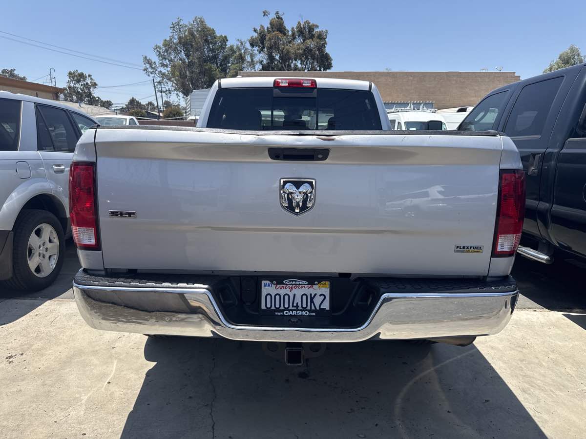 2017 Ram 1500 SLT photo 5