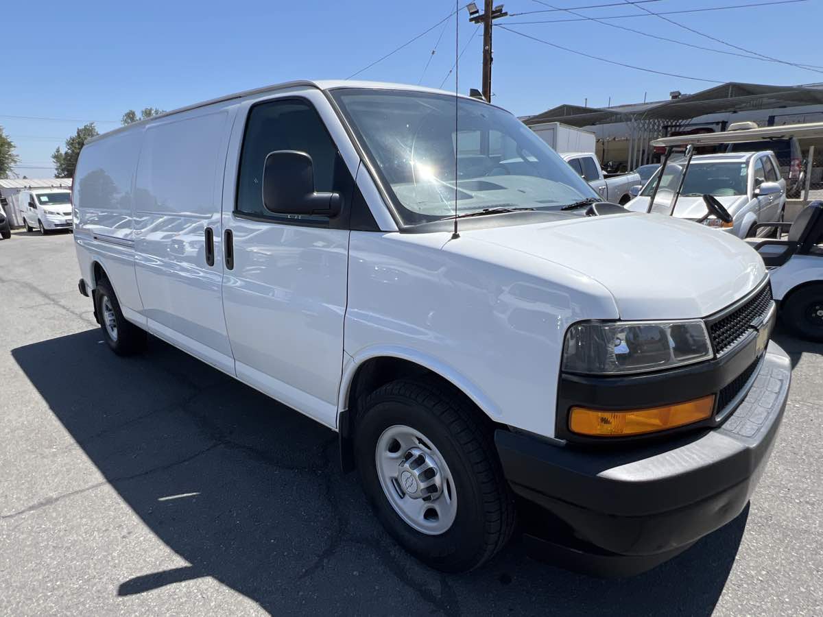 2018 Chevrolet Express Cargo Van 3500 photo 3
