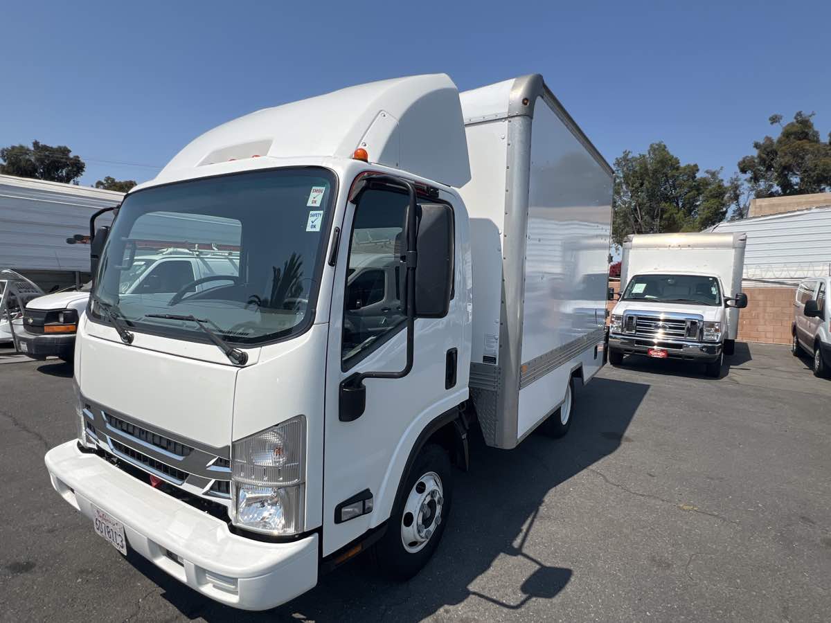2020 Isuzu NPR photo 4