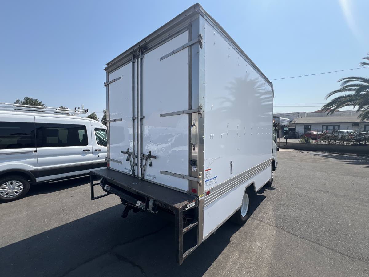 2020 Isuzu NPR photo 6