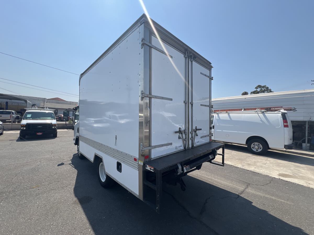 2020 Isuzu NPR photo 7