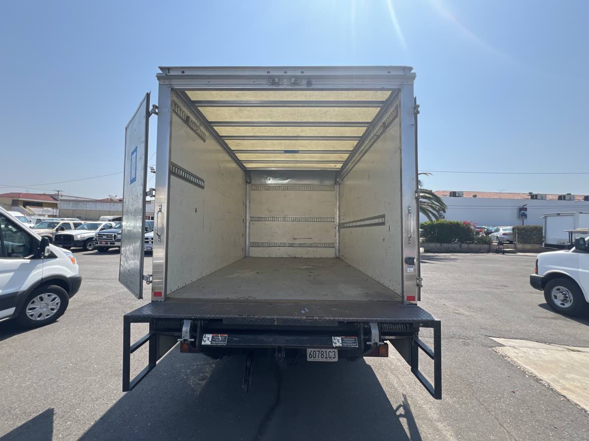 2020 Isuzu NPR photo 9