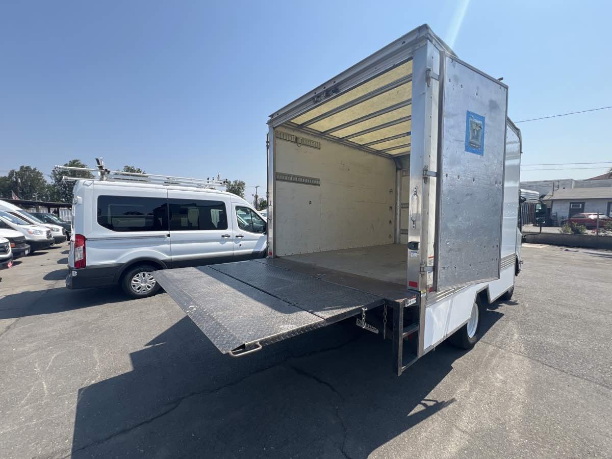 2020 Isuzu NPR photo 10