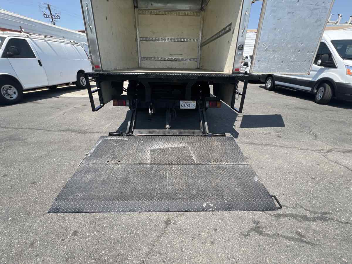 2020 Isuzu NPR photo 11