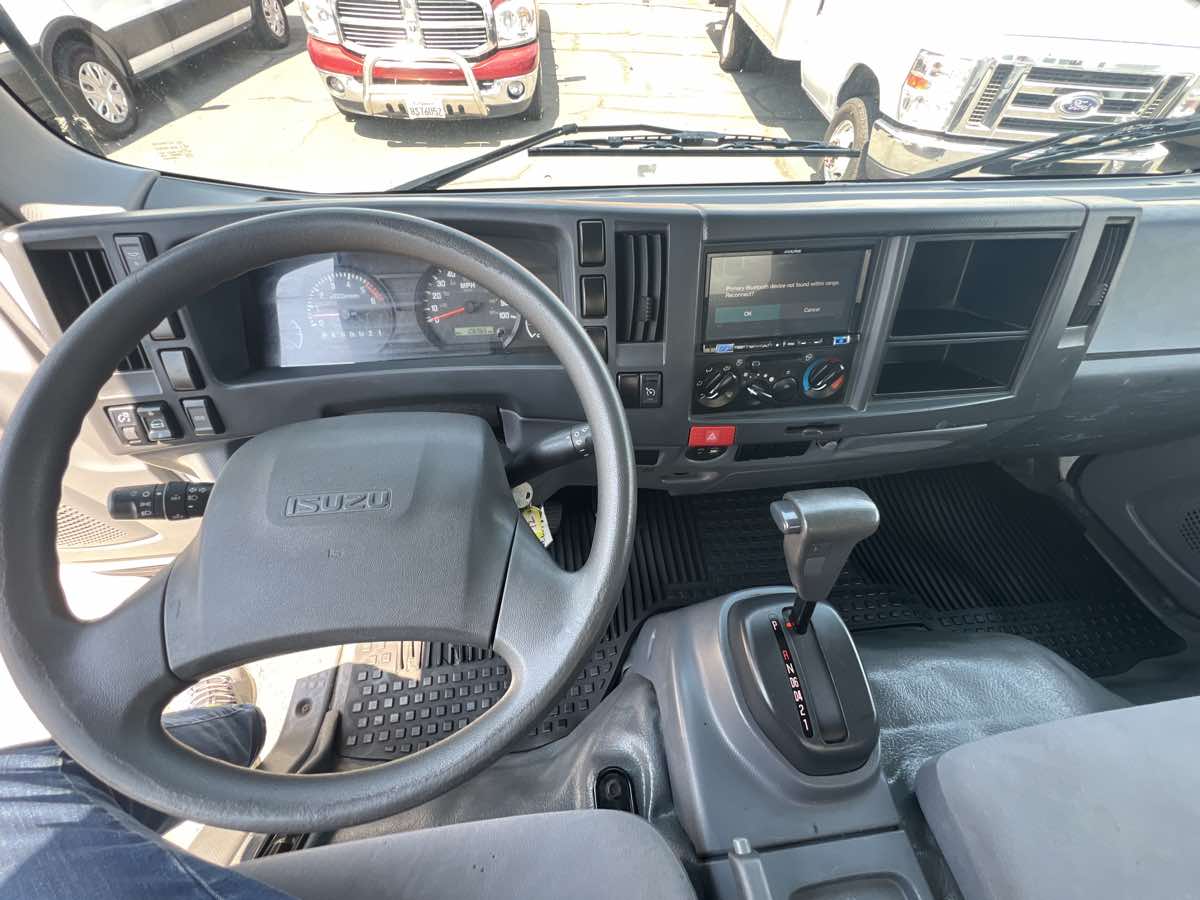2020 Isuzu NPR photo 15