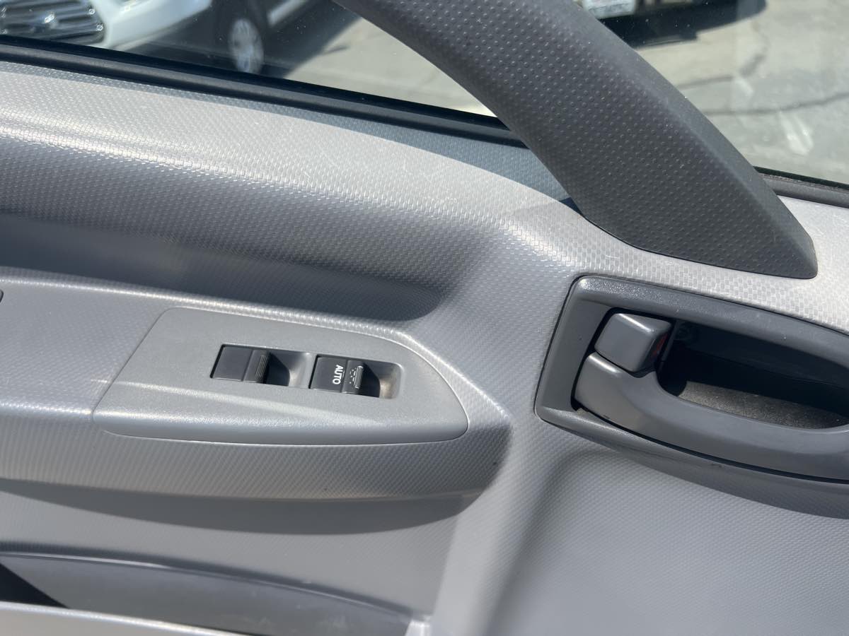 2020 Isuzu NPR photo 17