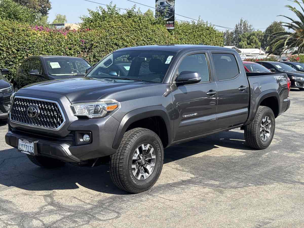 2019 Toyota Tacoma SR5 photo 3