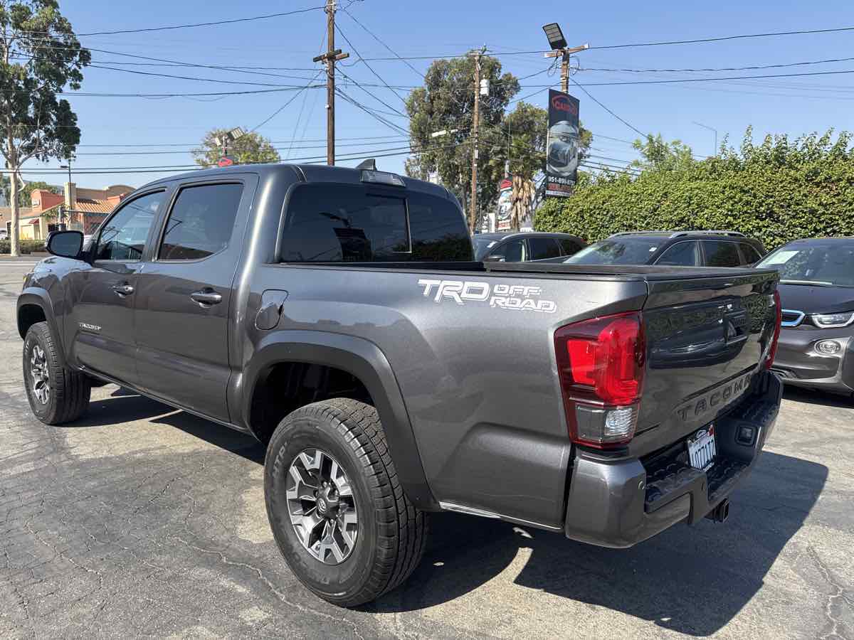 2019 Toyota Tacoma SR5 photo 5