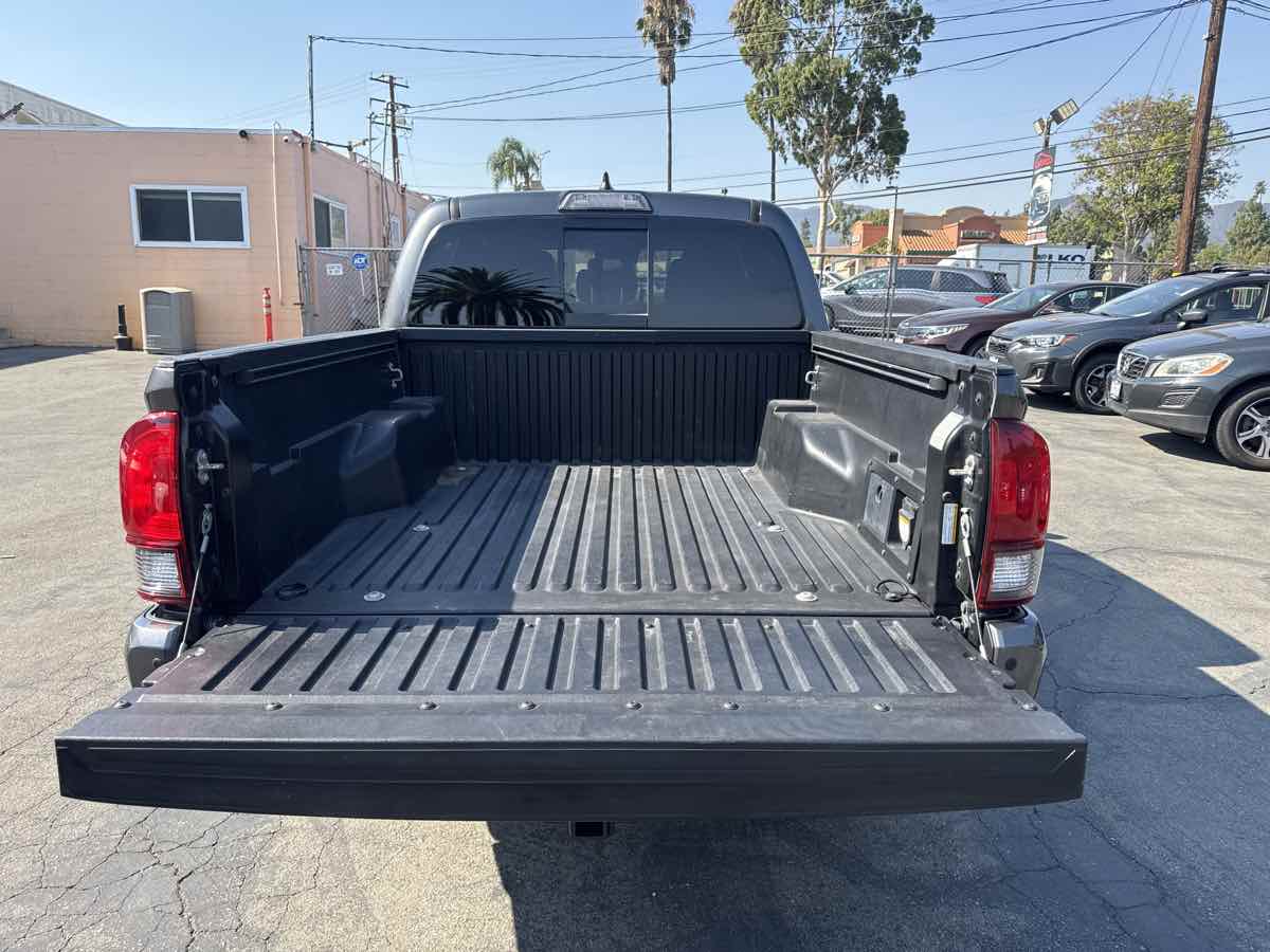 2019 Toyota Tacoma SR5 photo 7