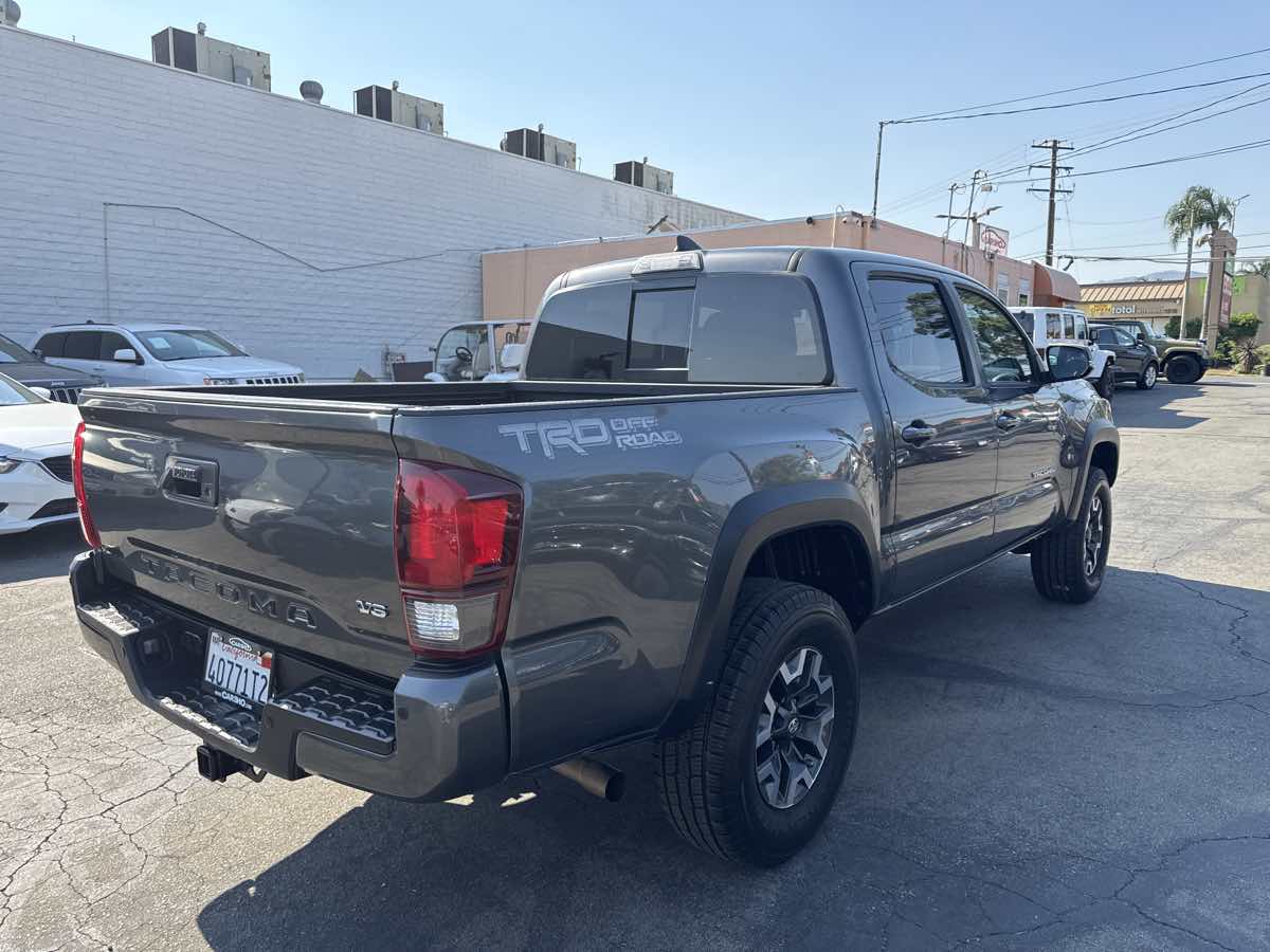 2019 Toyota Tacoma SR5 photo 8